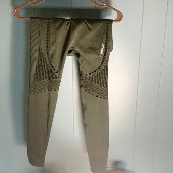 Squat Wold Brand: Worn twice, in excellent condition. - Picture 2 of 3